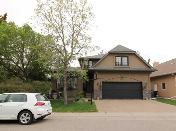 292 E Waterstone Cres SE, Airdrie, AB T4B 2G1