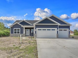 608 Weldon Springs Rd, Monticello, IL 61856