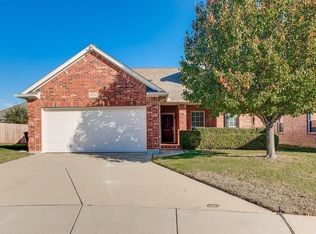 9728 Brenden Dr, Fort Worth, TX 76108