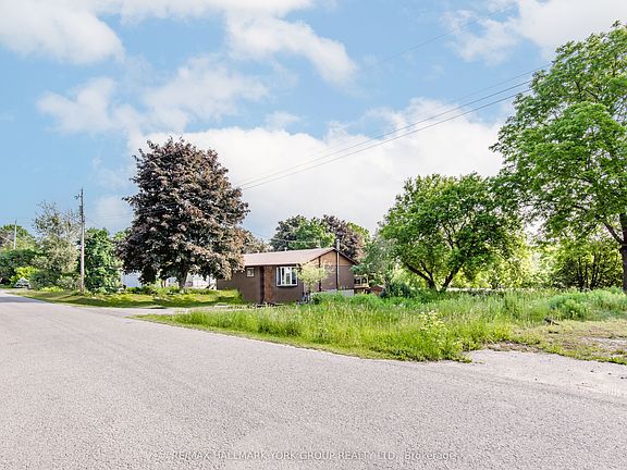 4th image of 10 1st St