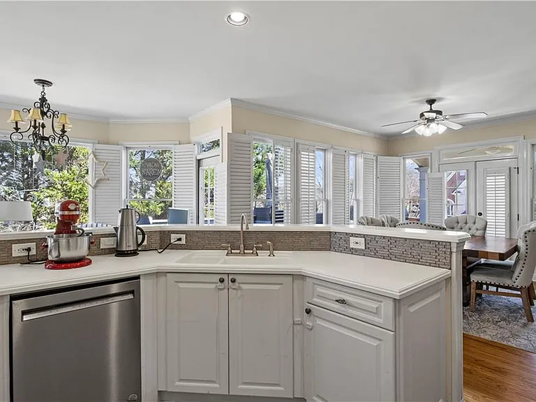 5685 Lake Manor Trce — Photo 11