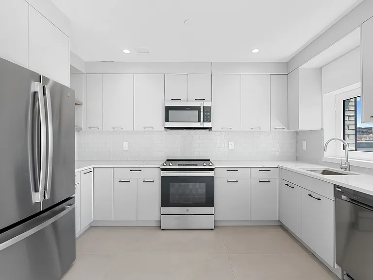 2321 Belmont Ave #7A — Photo 10