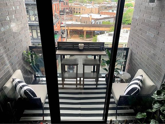 4th image of 1648 N Milwaukee Ave #508