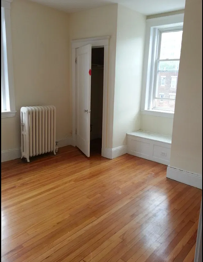 3 bed, 9999 sqft, $4,200 — Photo 4