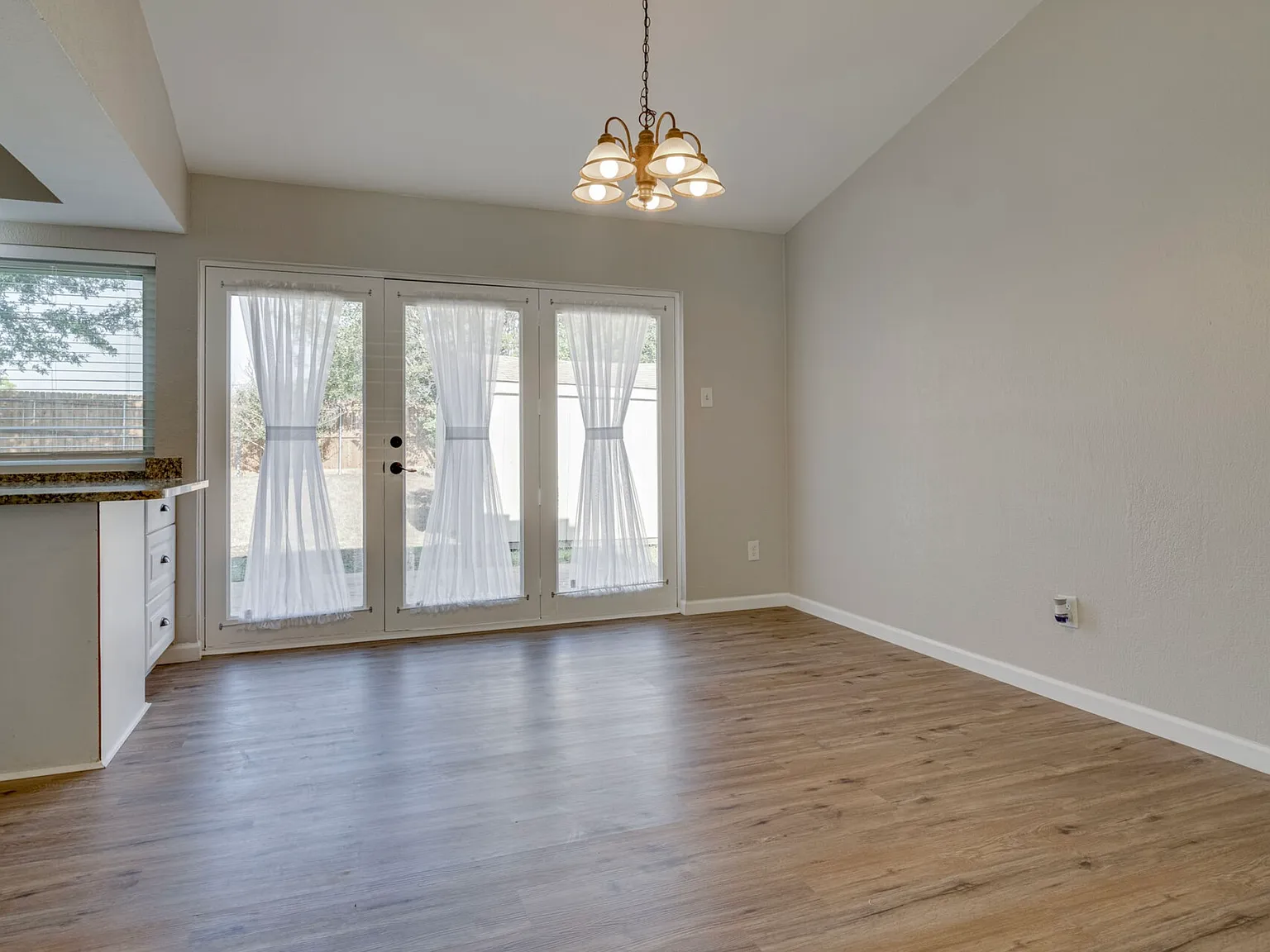 3 bed, 1488 sqft, $2,500 — Photo 4