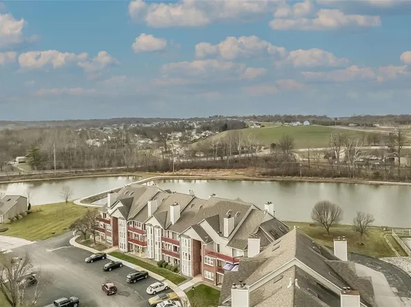 422 Shirley Ridge Dr #422B, Saint Charles, MO 63304