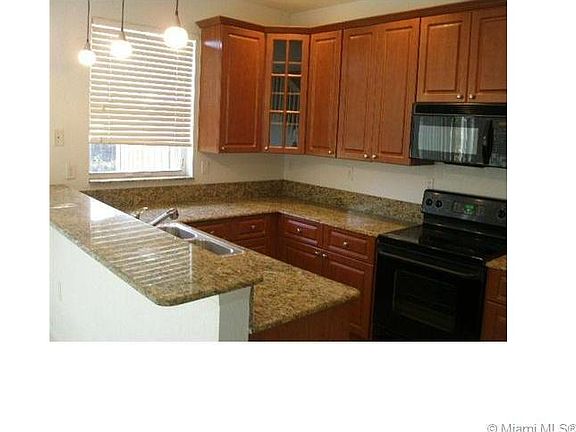 4th image of 6626 Hidden Cove Dr