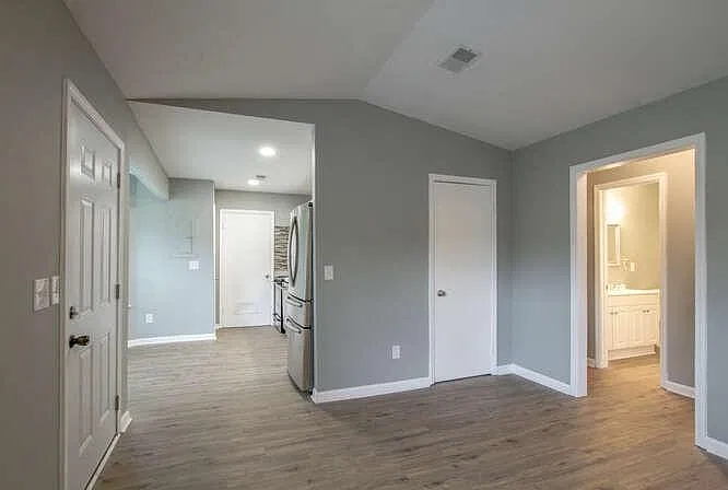 3313 Chesapeake Cir — Photo 4
