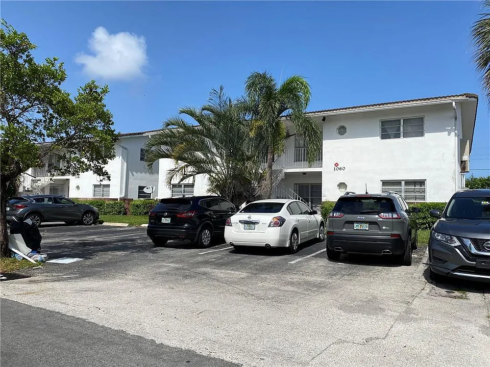 1060 NE 23rd Ter #2