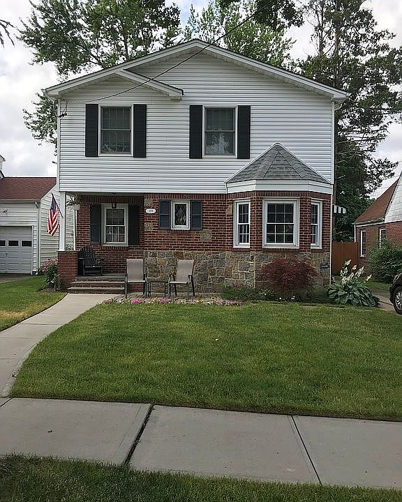 1st image of 329 Collins Ln