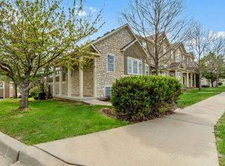 11171 S Woodsonia Dr, Olathe, KS 66061