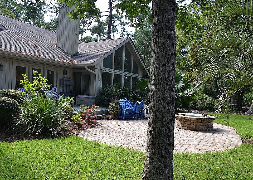 2nd image of 135 Headlands Dr