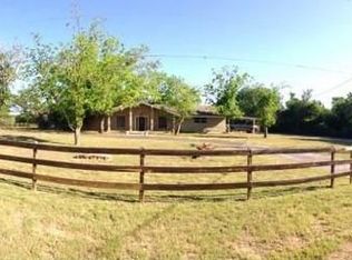1360 Naruna Rd, Lampasas, TX 76550