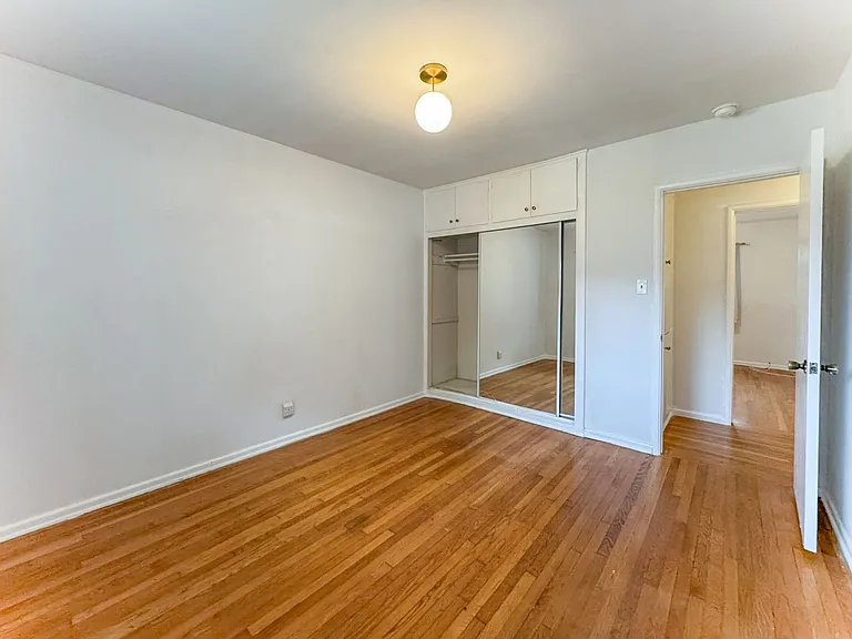 2033 Euclid St #6 — Photo 15