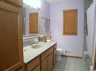 3908 Riverton Ave, Eagan, MN 55122