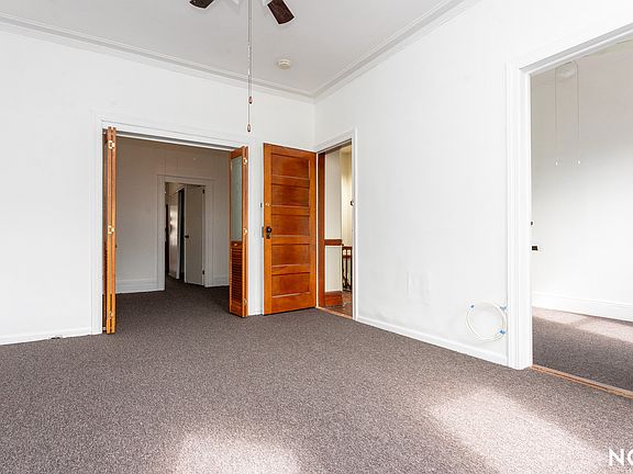 2nd image of 61-27 Palmetto St #2