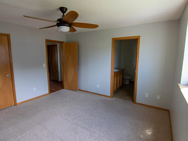 2204 Sunrise Dr — Photo 3