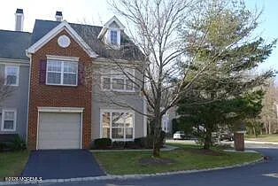 54 Durant Ave — Photo 1