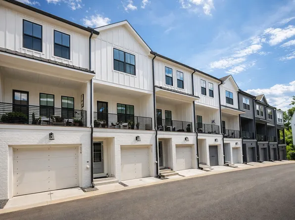 154 Chestnut Cir #80, Atlanta, GA 30342