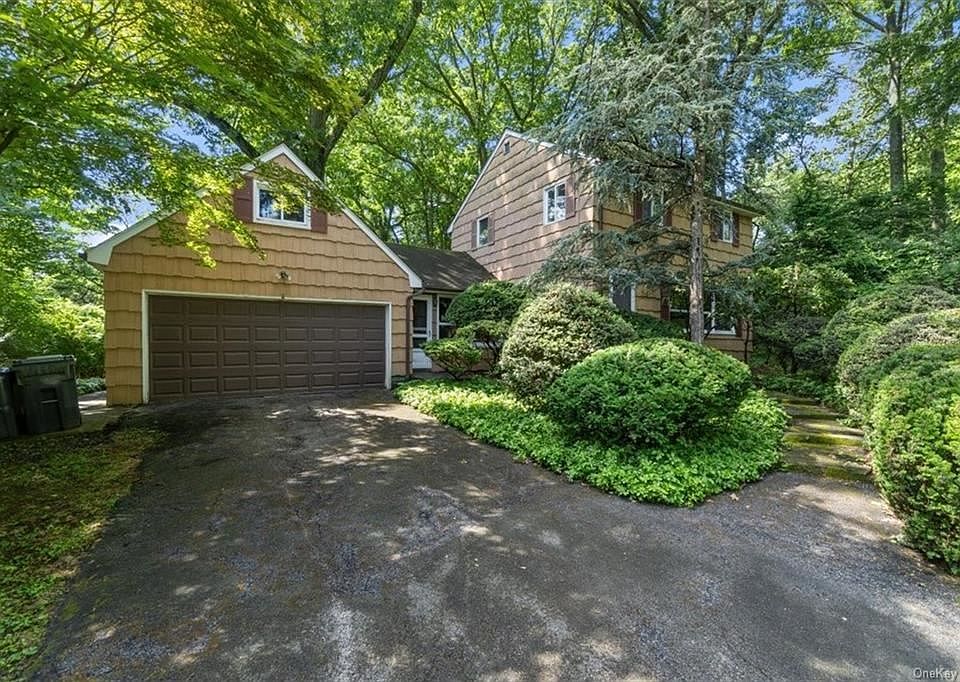 1st image of 6 Heather Ln