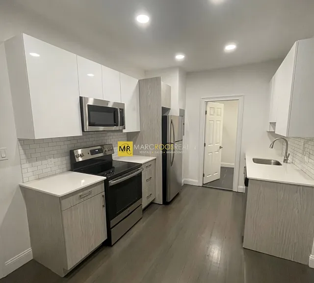 31 Temple St #2F — Photo 1