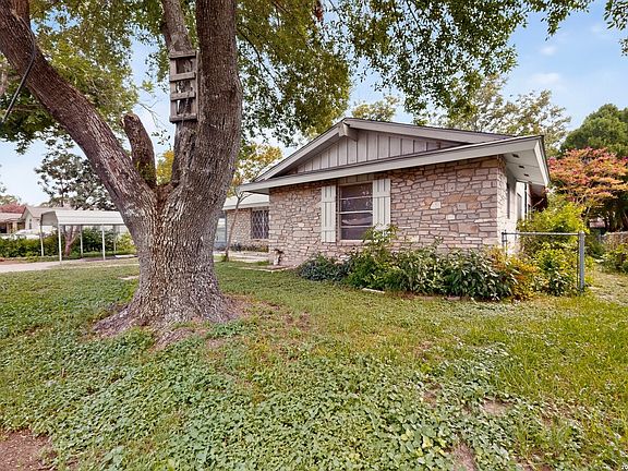 2nd image of 5215 Village Row