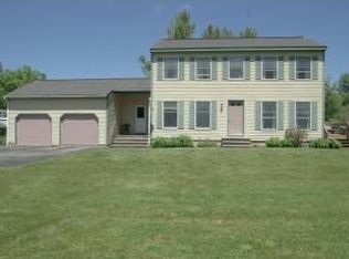 31 Stockbridge Dr, Yarmouth, ME 04096
