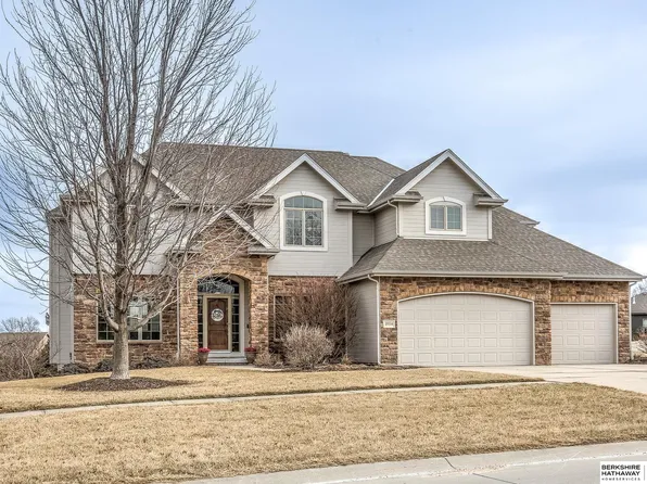 19534 Bellbrook Blvd, Gretna, NE 68028