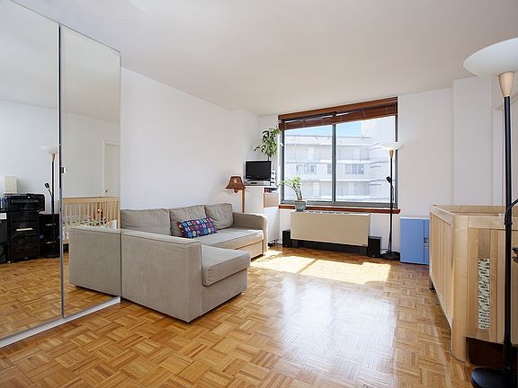 3rd image of 21 S End Ave APT 728