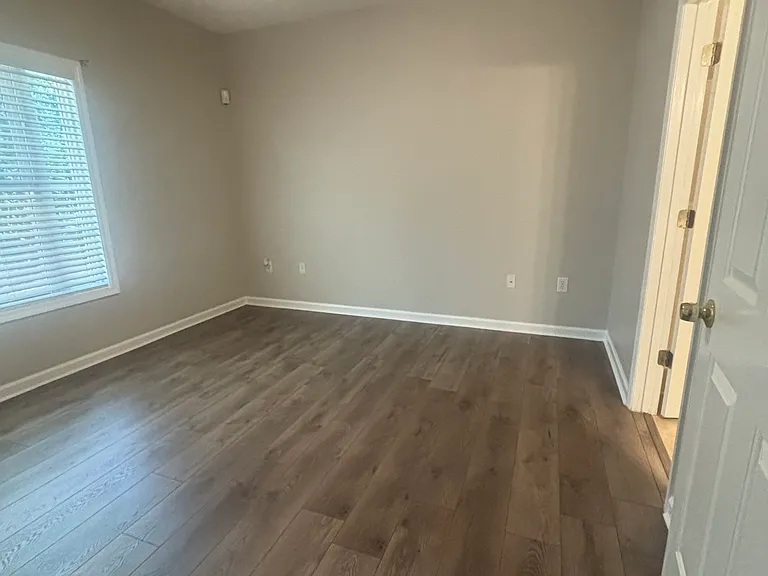 110 Lazy Willow Ln — Photo 5