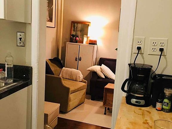 2nd image of 627 Morgan Ave APT 11