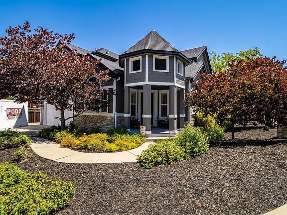 4th image of 3861 La Vista Court