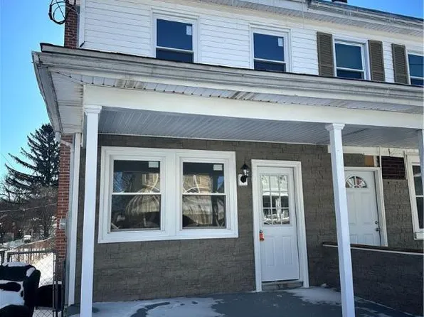 217 W White St, Summit Hill, PA 18250