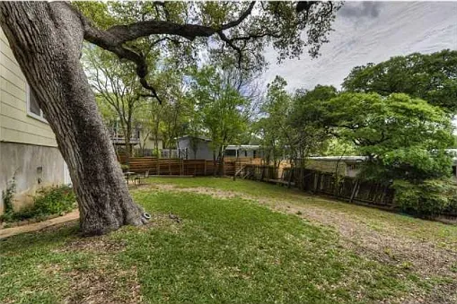 3 bed, 2.0 bath, 1400 sqft, $4,050 — Photo 2