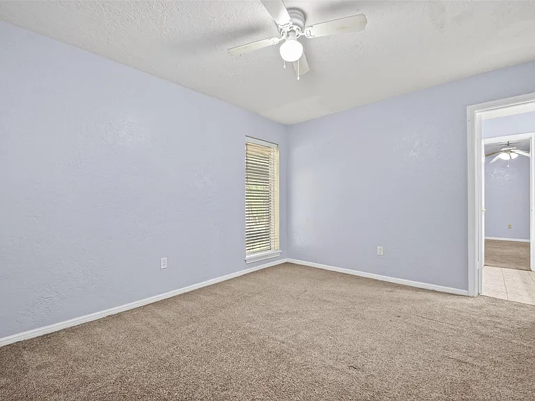 8103 Oak Moss Dr — Photo 40