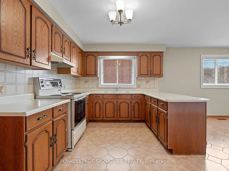 5 Acacia Ave — Photo 17