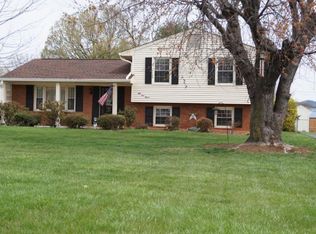 5915 Plantation Rd, Roanoke, VA 24019