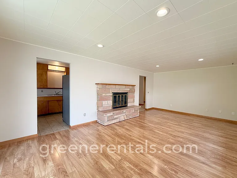 1616 10th Ave SW — Photo 7