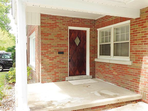 3rd image of 803 W Northcrest Ave