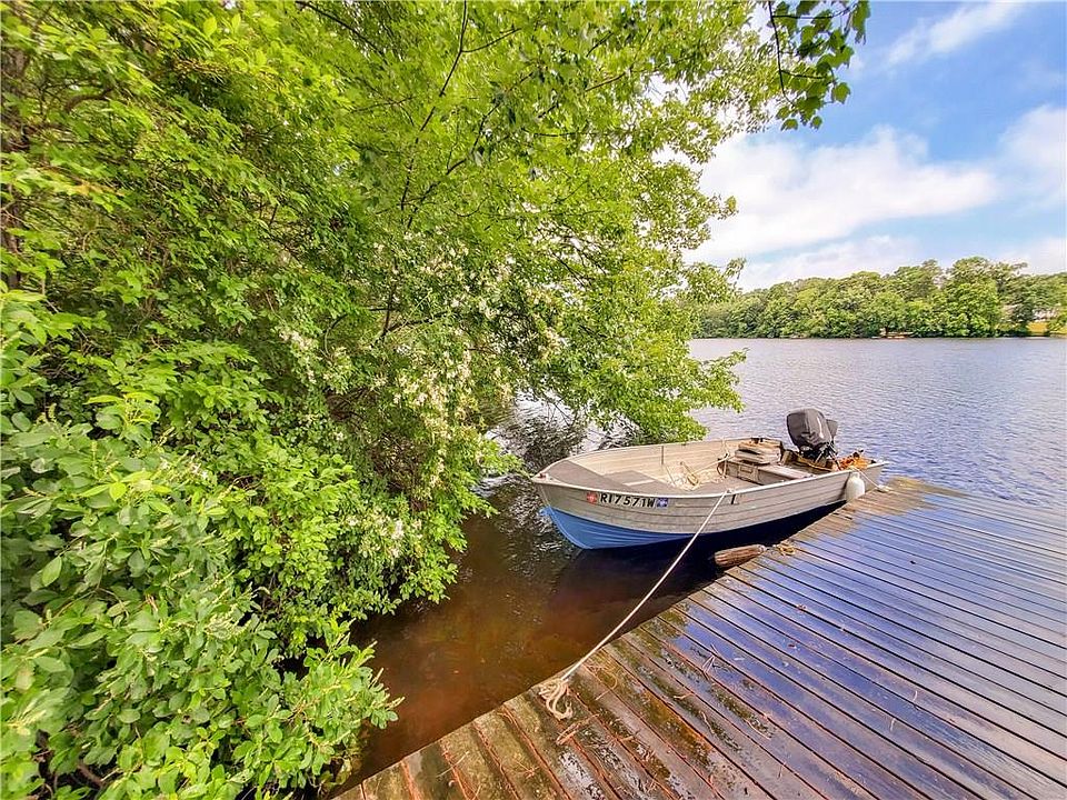 90 Spring St, Hope Valley, RI 02832 Zillow