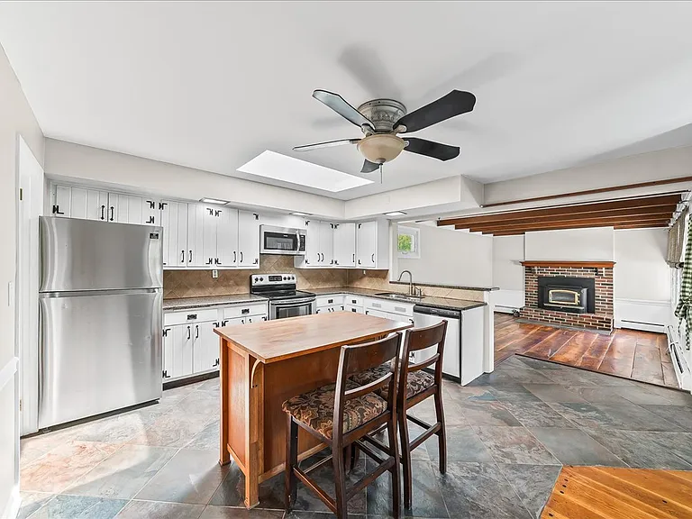 225 Chestnut St — Photo 9
