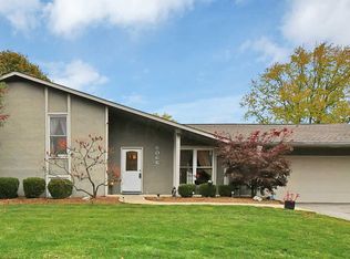 6066 Meadow Wood Ln, Columbus, OH 43228