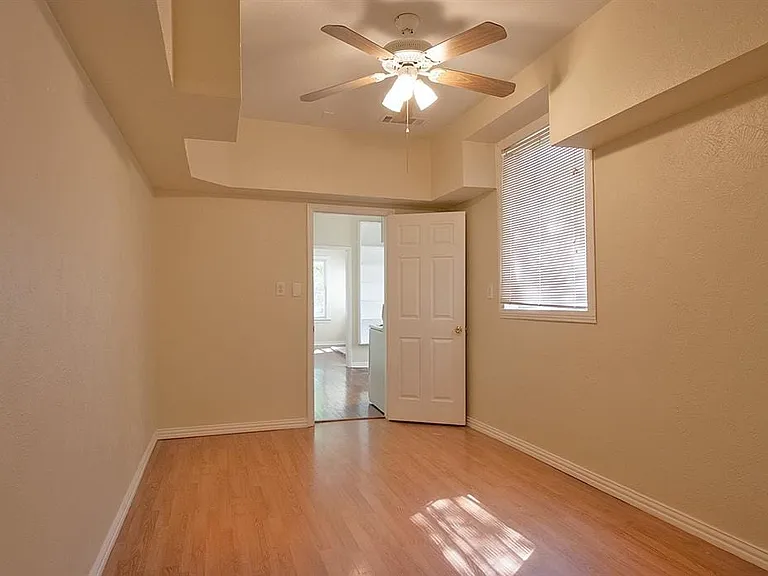 5405 Worth St — Photo 13