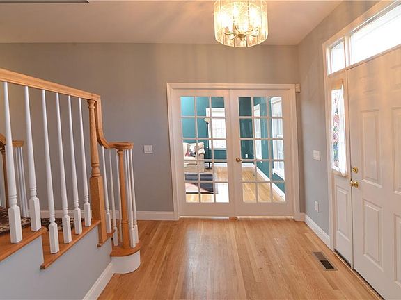 5th image of 9 Coventry Ln