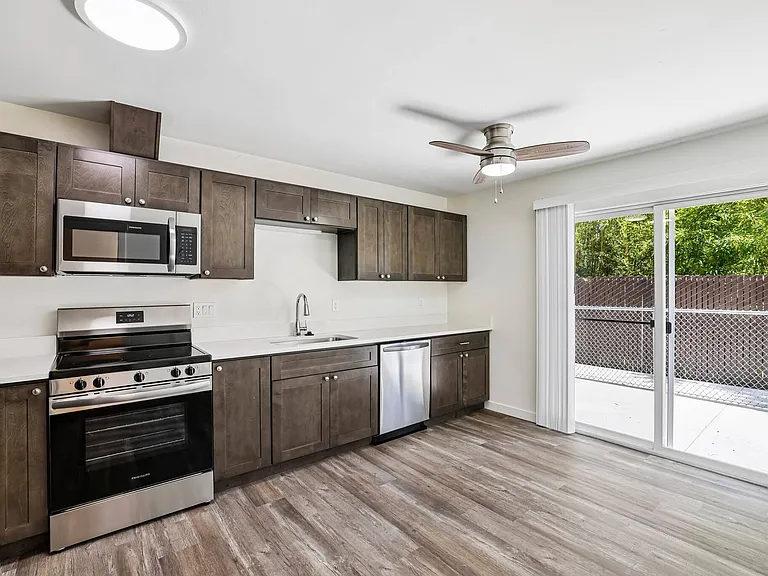 Midland Apartments — Photo 19