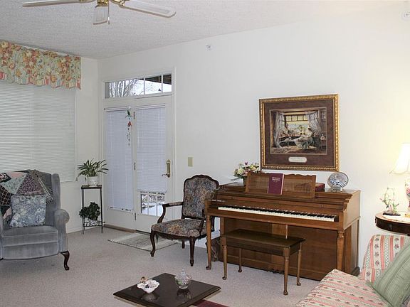 3rd image of 4221 Endeavor Dr Unit 104