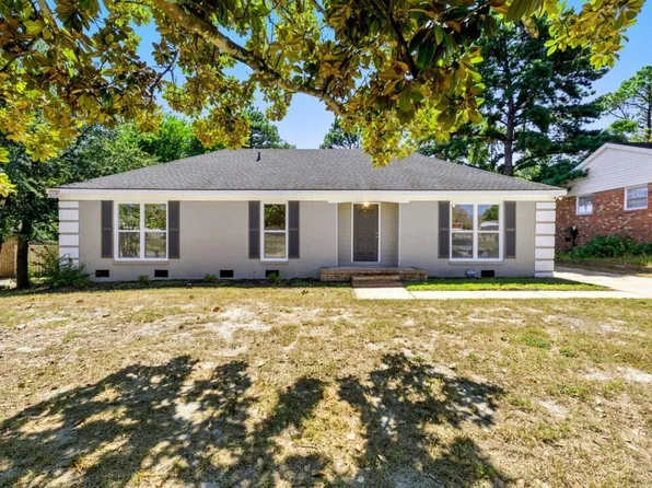 2903 Peacock St, Hope Mills, NC 28348