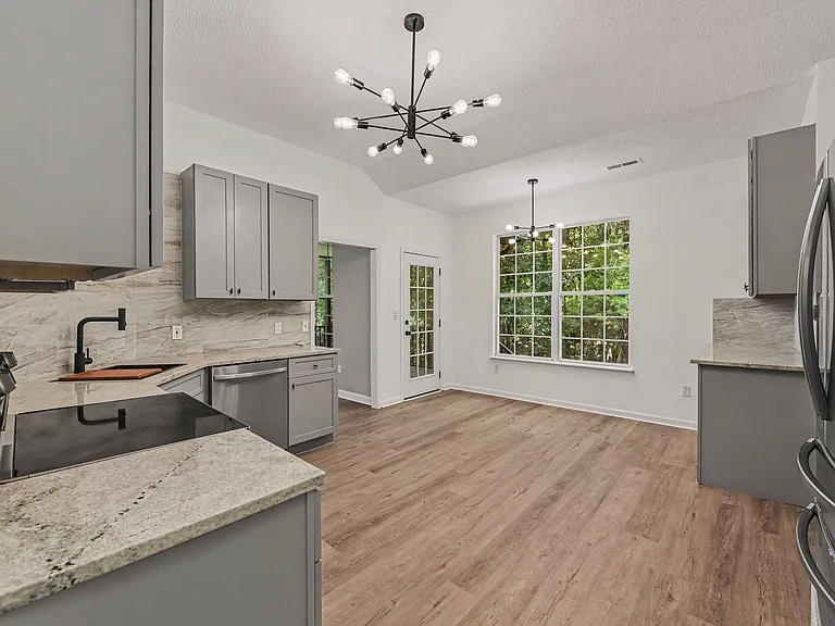 1854 Oleander Ct — Photo 12