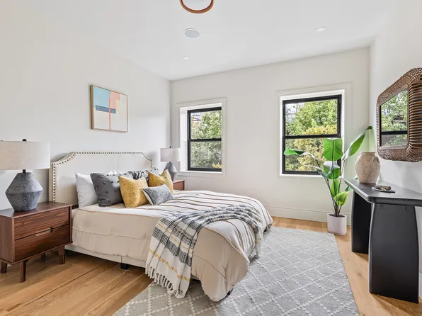 145 Stuyvesant Avenue image 14 of 23