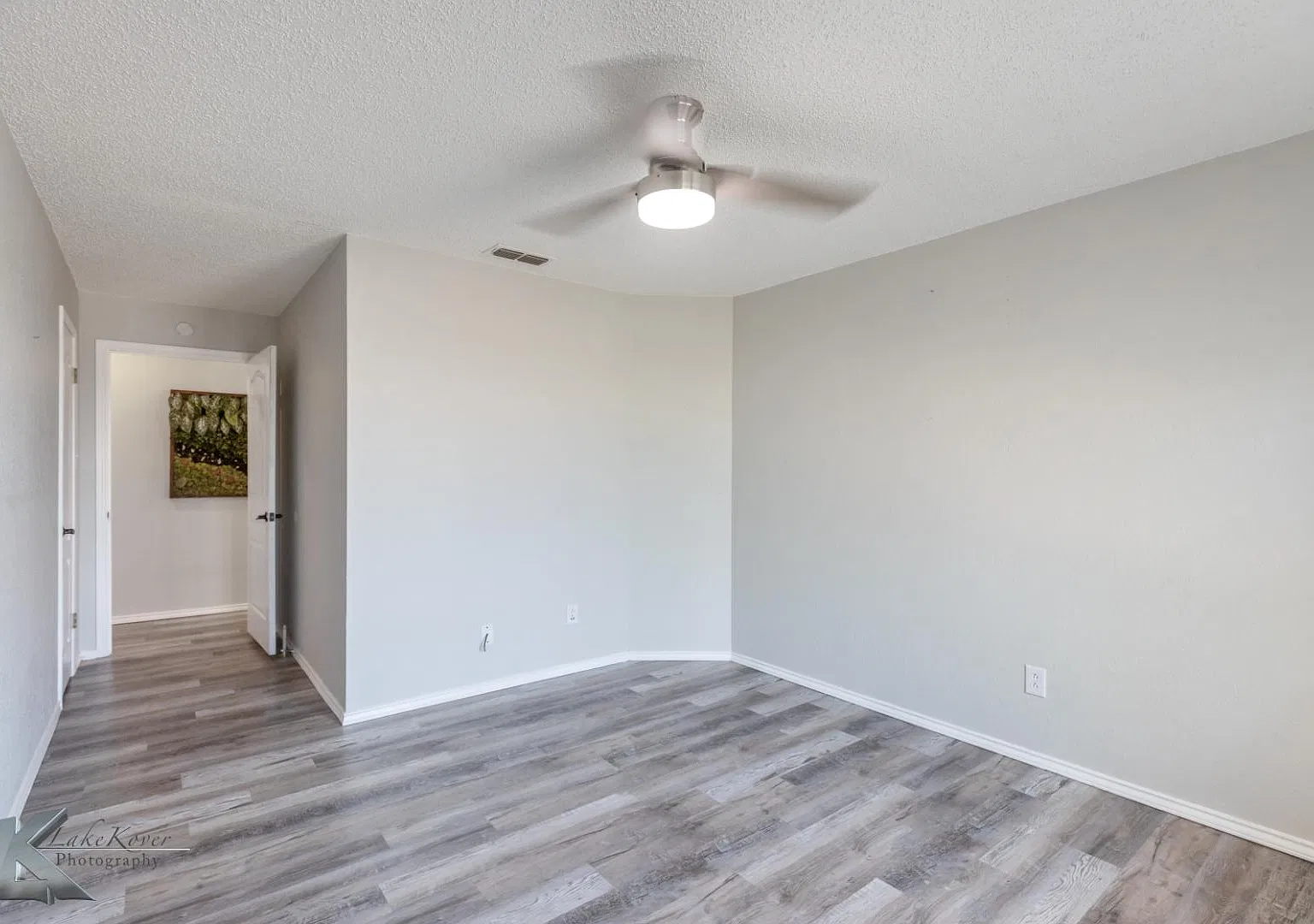 5 bed, 2451 sqft, $4,200 — Photo 4